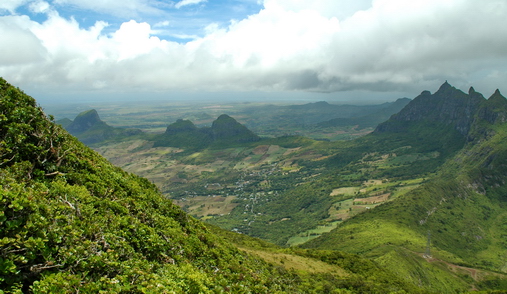 Grand Gaube Apartments - Pieter Both Mountain Range - Mauritius Guesthouse